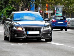 アウディ・A8の車検料金はいくら?費用相場や車検費用を安くする方法を紹介!
