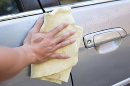 洗車クロスのおすすめ人気15選!マイクロファイバーなどの種類比較や拭き上げのコツも紹介