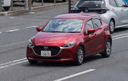 デミオ(MAZDA2)のオルタネーター交換にかかる費用や所要時間をご紹介!