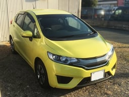 ホンダ・フィットの車検料金はいくら?費用相場や車検費用を安くする方法を紹介!