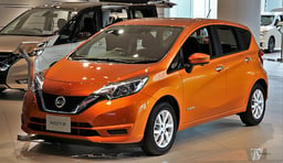 日産ノートが車検切れしたらどうする?車検を通す方や費用を抑える方法を解説