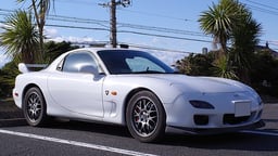 RX7のバッテリー交換はいくら?交換方法別の費用や所要時間をご紹介