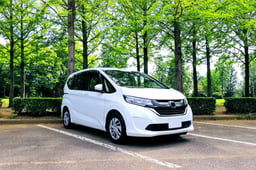 フリードのバッテリー交換費用は?依頼先毎の金額や交換方法の解説!