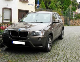 BMW・X3の車検料金はいくら?費用相場や車検費用を安くする方法を紹介!