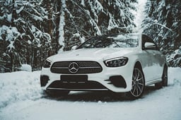 ベンツEクラスが車検切れしたらどうする?車検を通す方や費用を抑える方法を解説