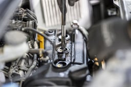 軽自動車のスパークプラグとイグニッションコイル交換時期は?エンジン不調時はどうする?