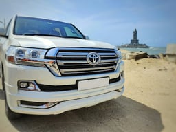 トヨタ・ランドクルーザーの車検料金はいくら?費用相場や車検費用を安くする方法を紹介!