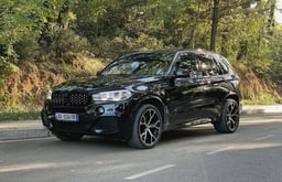 BMW・X5の車検料金はいくら?費用相場や車検費用を安くする方法を紹介!