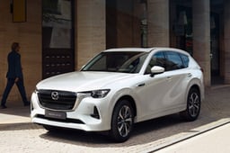 CX-60のバッテリー交換はいくら?交換方法別の費用や所要時間をご紹介