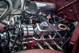 エンジンVベルトの寿命と交換方法・費用を解説!