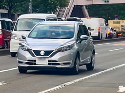 日産車が車検切れしたらどうする?車検を通す方や費用を抑える方法を解説