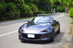 マツダ車が車検切れしたらどうする?車検を通す方や費用を抑える方法を解説