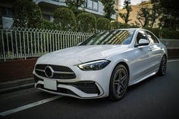 ベンツCクラスが車検切れしたらどうする?車検を通す方法や費用を抑える方法を解説