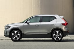 ボルボ・XC40のドラレコ取り付けはいくら?費用や所要時間をご紹介!