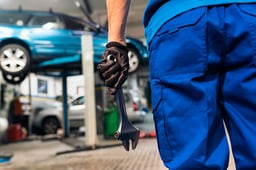 自動車整備士の働き方と税金知識とは?副業や独立のそれぞれのメリットデメリット