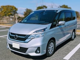 日産セレナが車検切れしたらどうする?車検を通す方や費用を抑える方法を解説