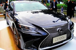 レクサス LSが車検切れしたらどうする?車検を通す方や費用を抑える方法を解説