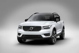 ボルボ・XC40のバッテリー交換はいくら?交換方法別の費用や所要時間をご紹介
