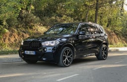 BMW・X5のバッテリー交換はいくら?交換方法別の費用や所要時間をご紹介