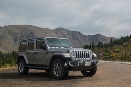 ジープ・ラングラーが車検切れしたらどうする?車検を通す方や費用を抑える方法を解説