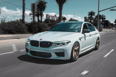 BMW5シリーズのドラレコ取り付けはいくら？費用や所要時間をご紹介！